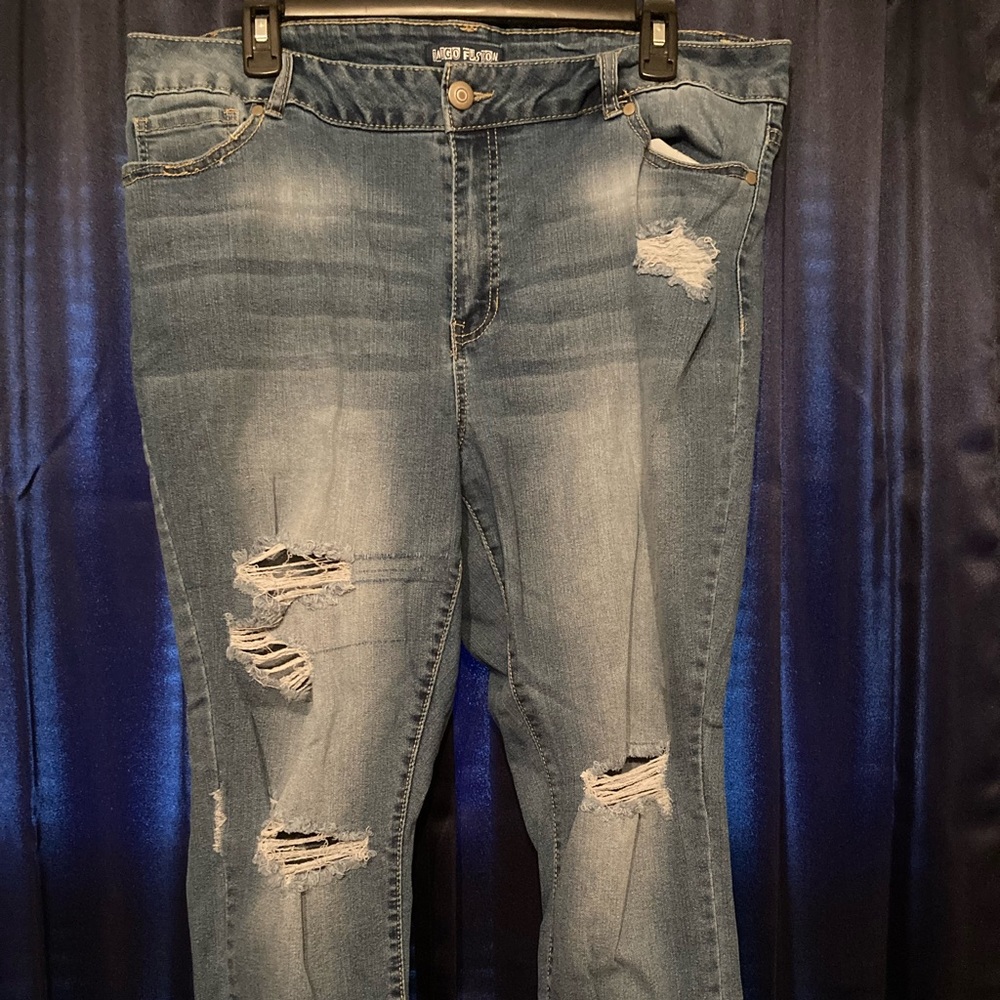 Women’s Indigo Fusion Distressed Jeans